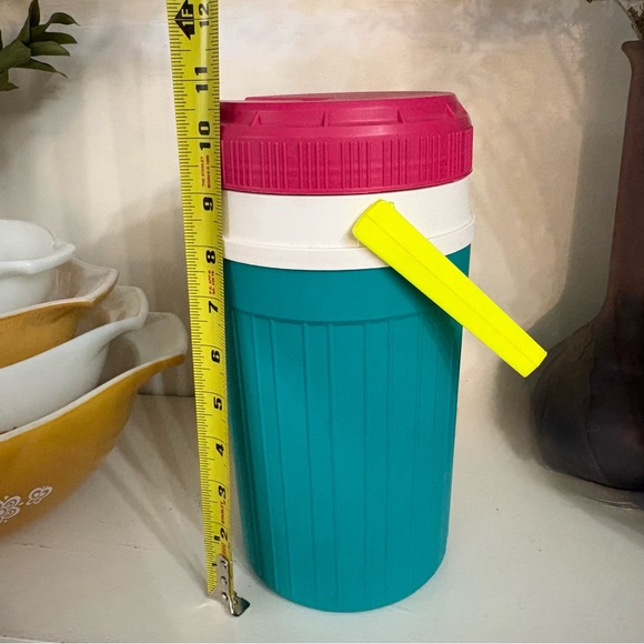 Vintage 1990s Igloo Plastic 1/2 Gallon Insulated Travel Water Jug Cooler - Picture 9 of 10